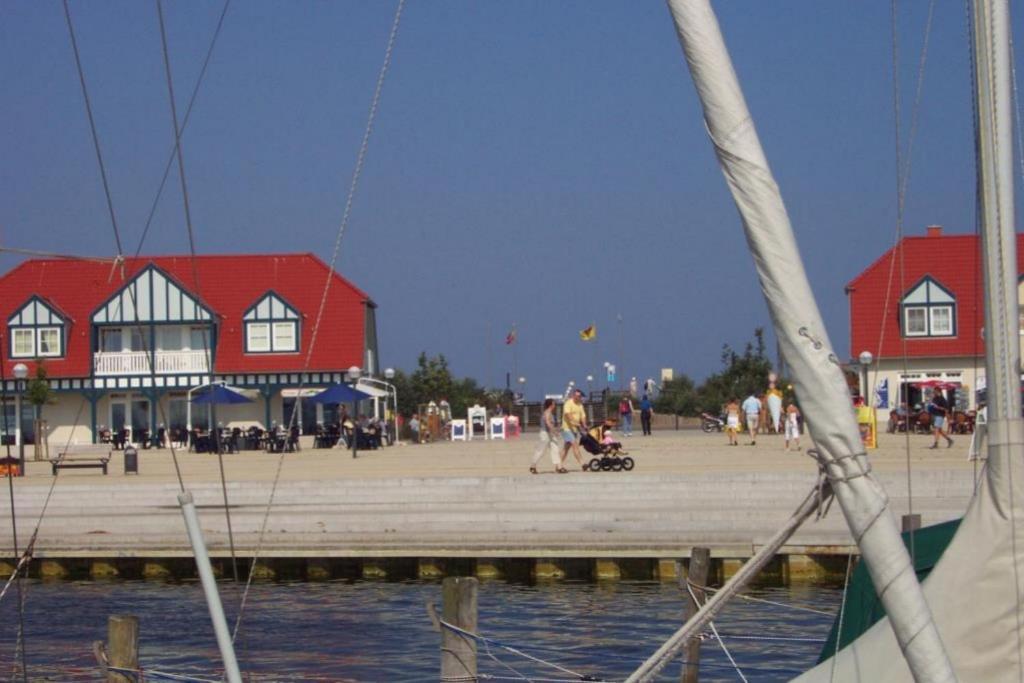 Fewo 08 Seemoewe Mit Blick Auf Salzhaff Und Ostsee Рерик Екстериор снимка
